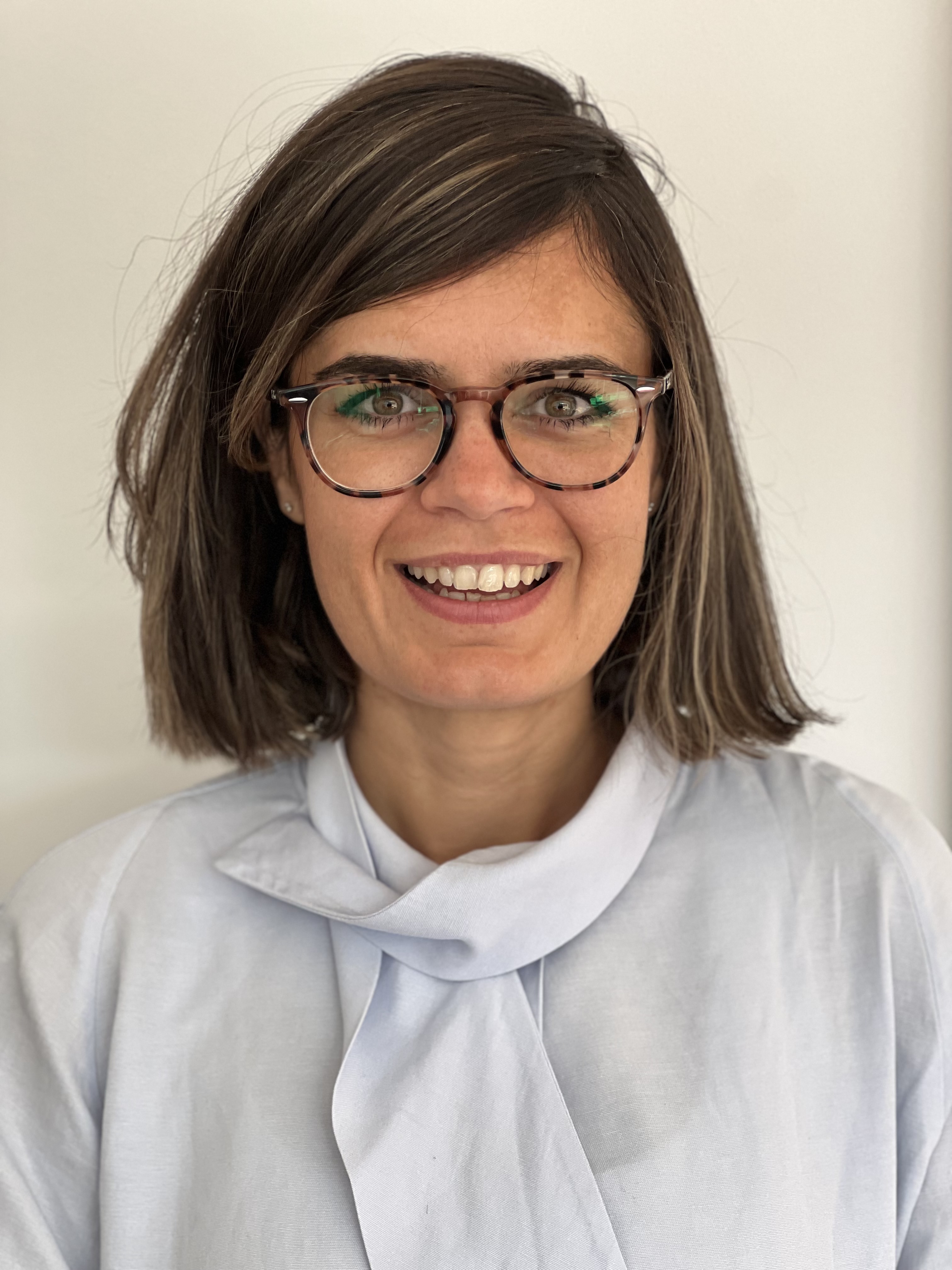 Dr Melis Sutman