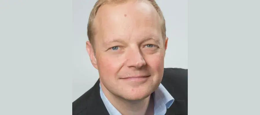 Neil Glover headshot
