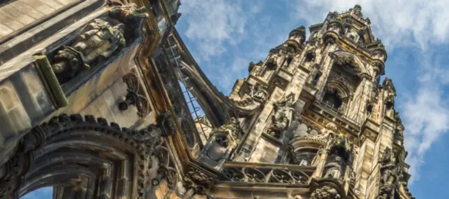 Scott's Monument from below