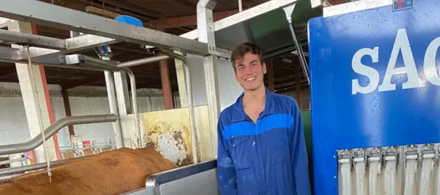 Rodrigo Carnero Ibanez Milking Machine (cropped for card)