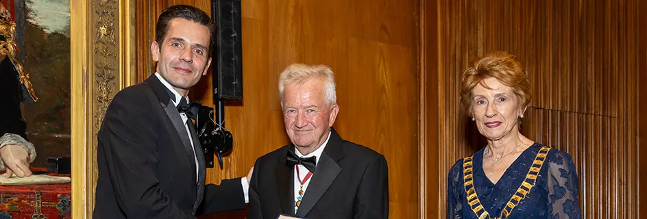 Dr Francisco R Garcia Garcia, University of Edinburgh receiving the Hawley Award from Dr Paul Golby CBE FREng, Chair of NATS, with Master Engineer Dr Dolores Byrne OBE [image courtesy of Mark Witter Photography]. || Dr Francisco Garcia Garcia wins award for carbon capture innovation 