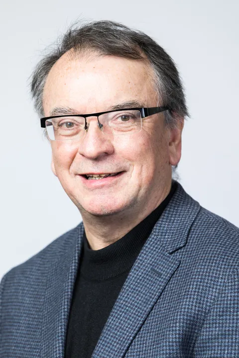 Prof Gordon Masterton