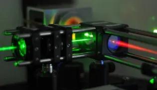 Liquid crystal laser