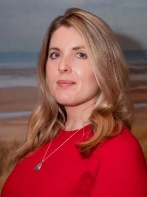 Dr Rhiannon Grant