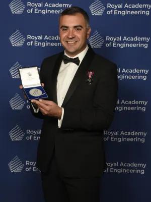 Themis Prodromakis receiving the 2025 Princess Royal Silver Medal from the Royal Academy of Engineering.