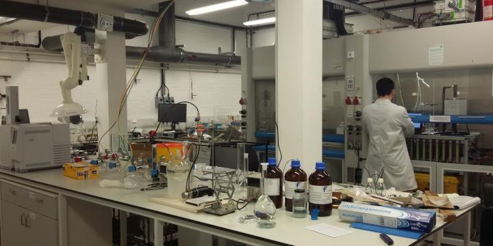 Researcher working in the Catalysis Design Laboratory at the School of Engineering, University of Edinburgh